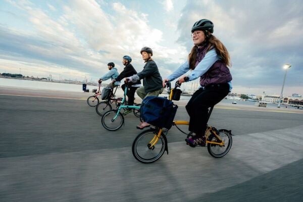 BROMPTON C LINE M12L KATLANIR BİSİKLET 12V DUNE SAND