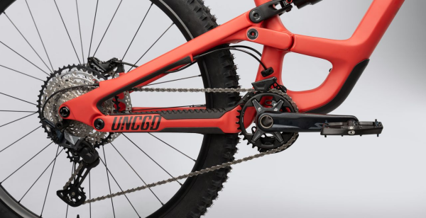 YT CAPRA 29 CORE 2 CF KARBON ENDURO DAĞ BİSİKLETİ DEORE 12V HD KIRMIZI M